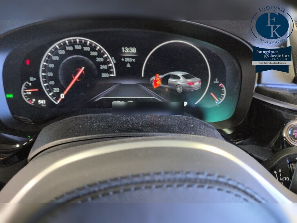 BMW 5 SERIES 4D 530I M-SPORT 2018 - zdjęcie 8