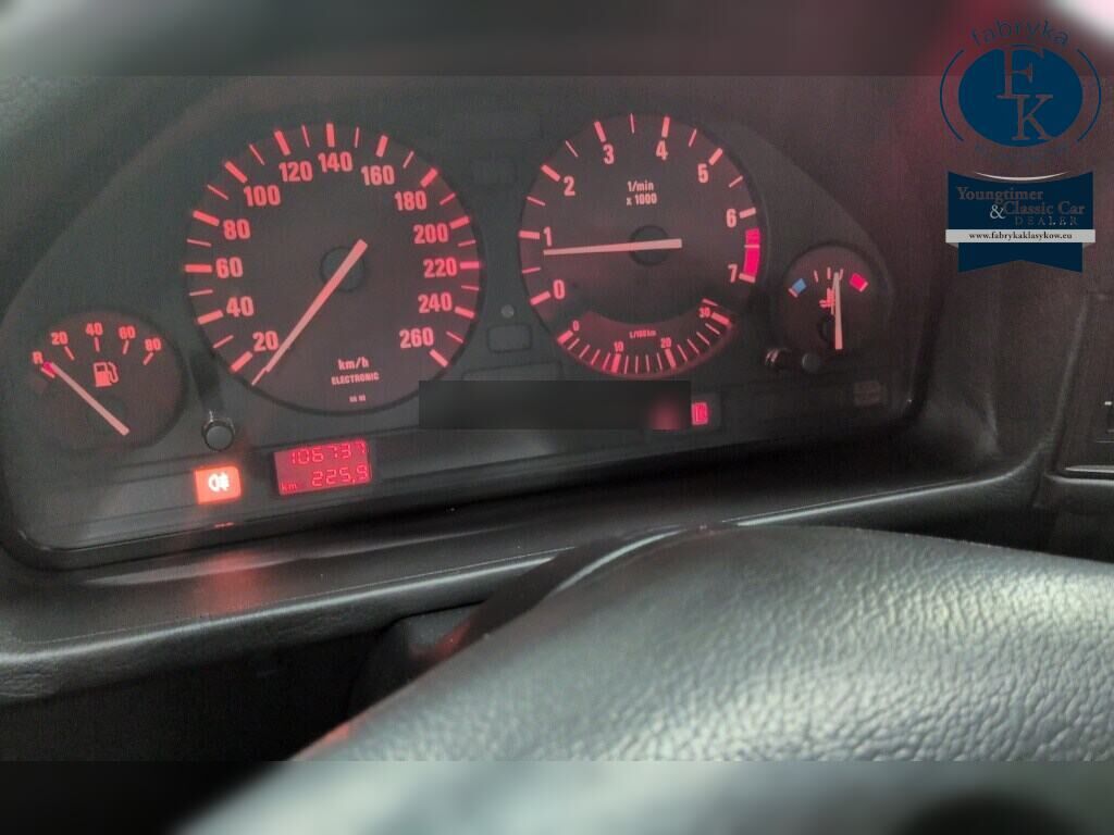 BMW 5 SERIES 4D 525I 1990 - zdjęcie 8