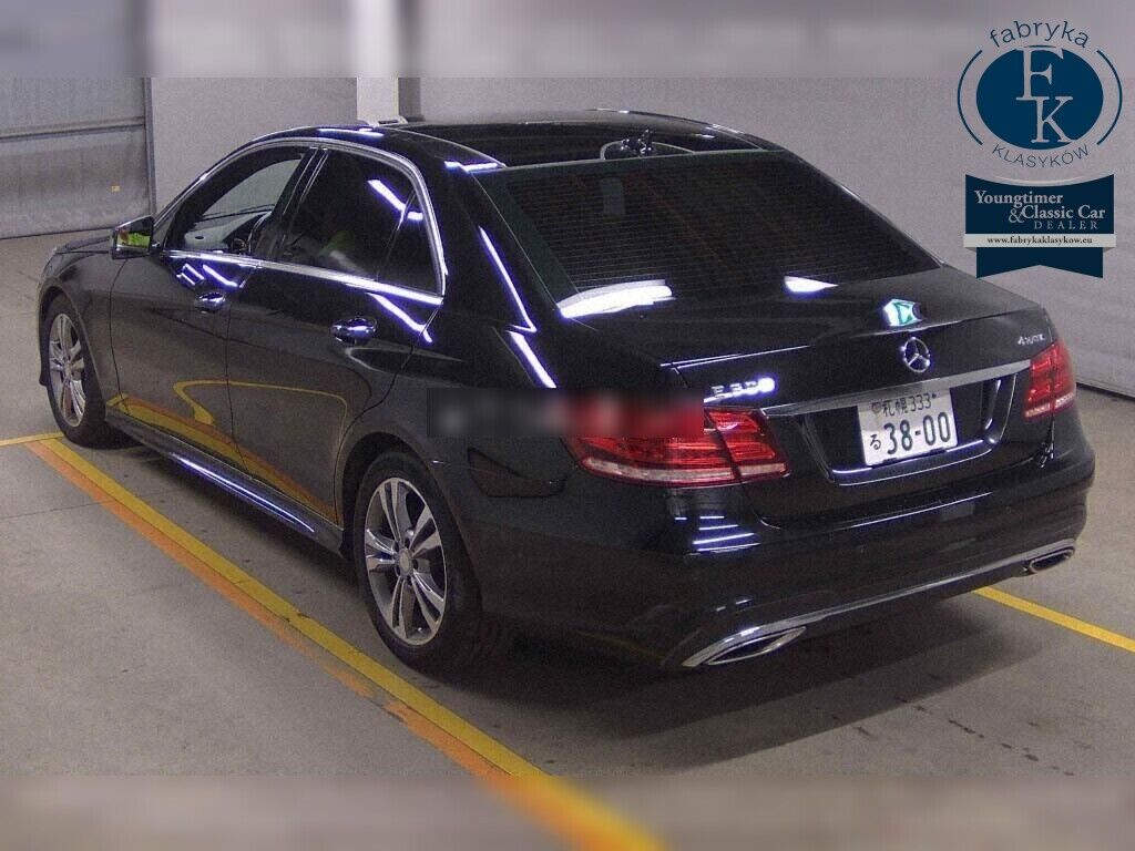 MERCEDES BENZ E-CLASS 4D 4WD E300 4MATIC AVANTGARDE AMG SPORTS P 2013 - zdjęcie 4