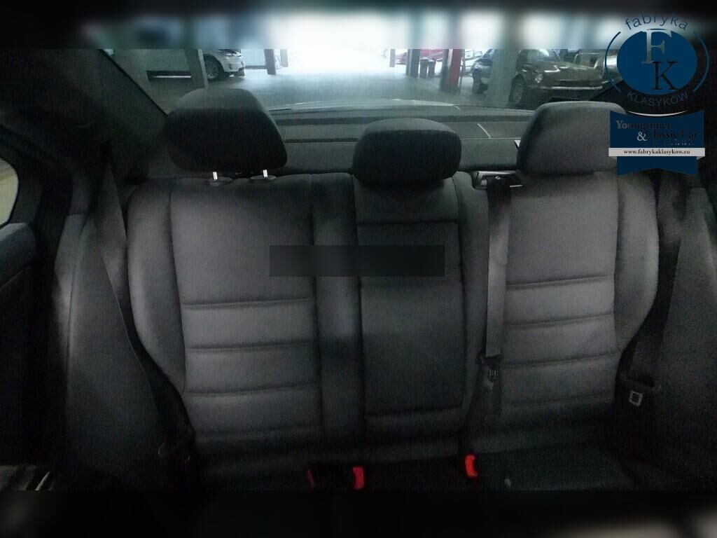 MERCEDES BENZ C-CLASS 4D C63 AMG 2009 - zdjęcie 8