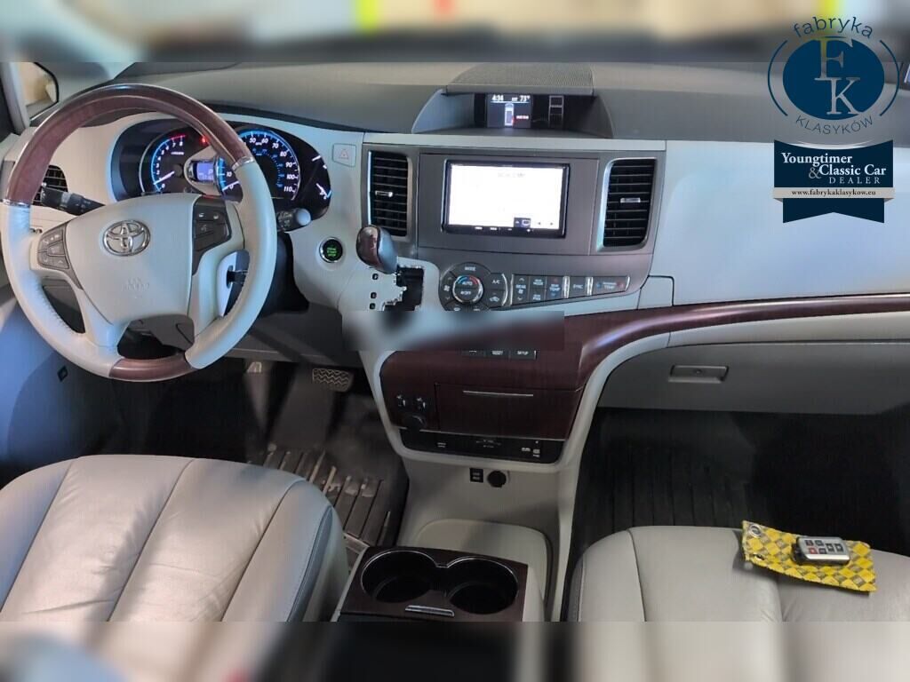 AMERICA TOYOTA SIENNA 4WD LIMITED 2018 - zdjęcie 5
