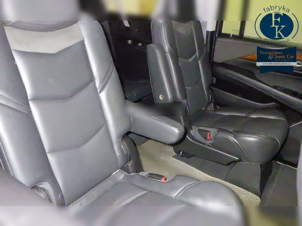 CADILLAC ESCALADE 4WD ESV 2021 - zdjęcie 8