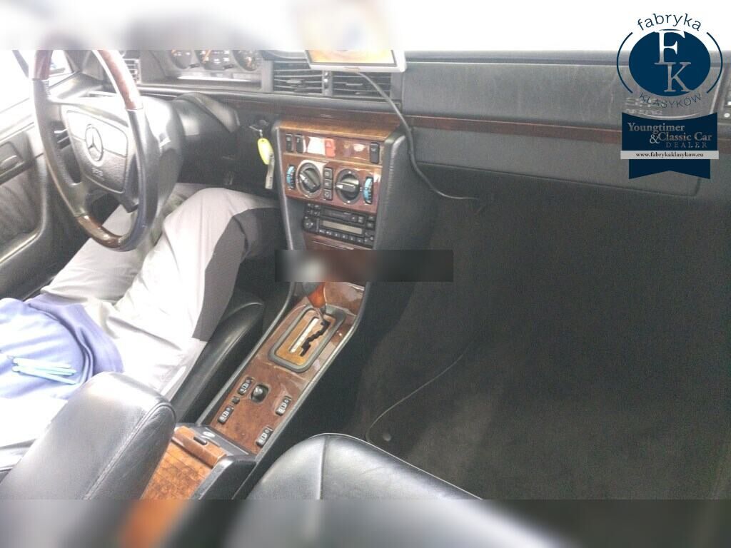 MERCEDES BENZ E-CLASS 4D E320 1993 - zdjęcie 5