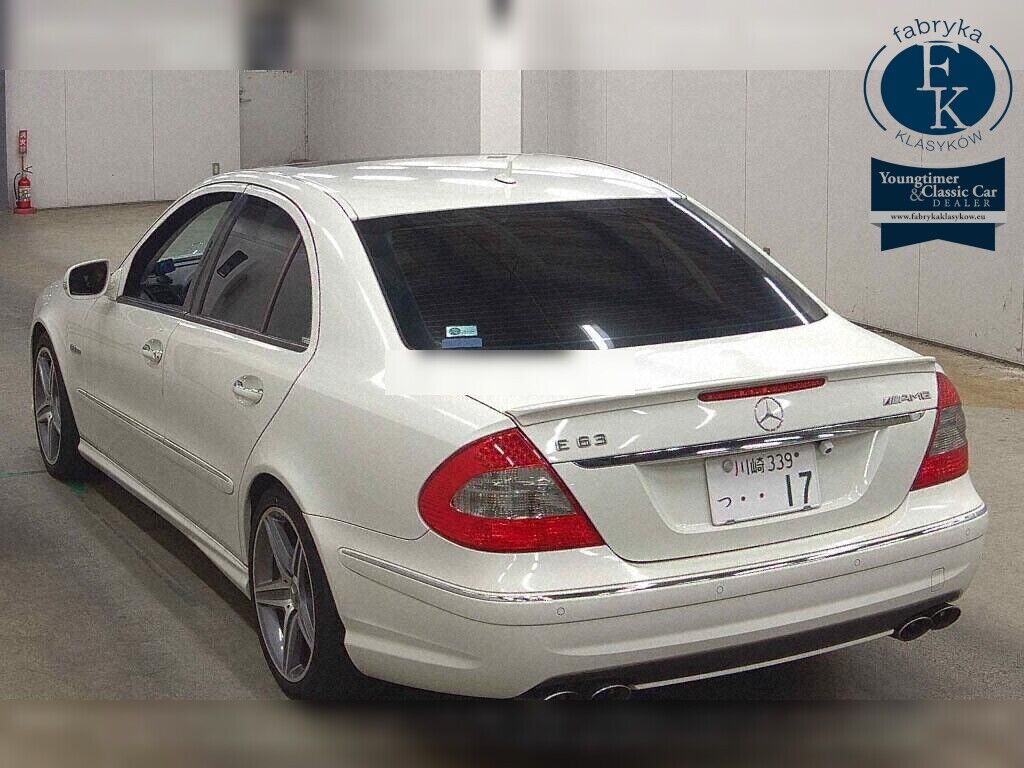 MERCEDES BENZ E-CLASS 4D E63 AMG 2007 - zdjęcie 4