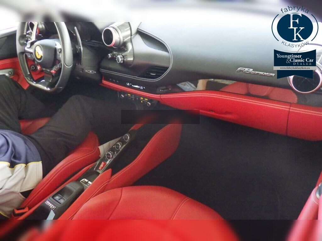 FERRARI F8 SPIDER BASE GRADE 2021 - zdjęcie 5