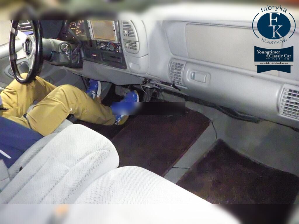 CHEVROLET SUBURBAN 2002 - zdjęcie 5