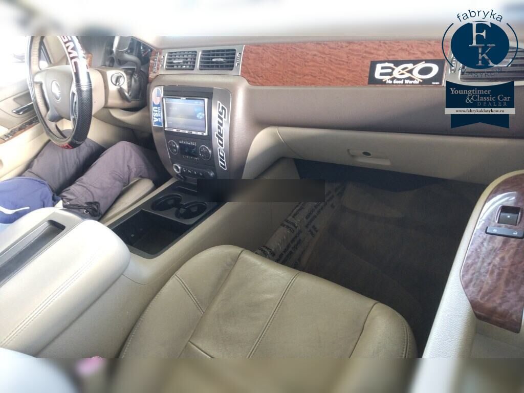 GMC YUKON 5D 4WD 2010 - zdjęcie 5