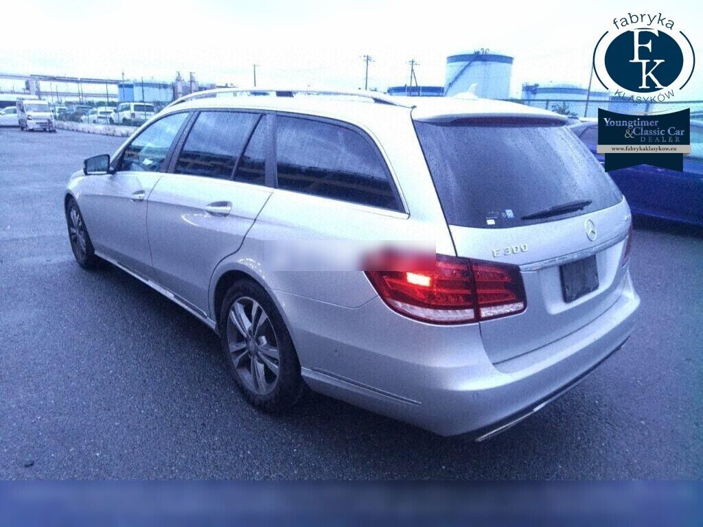 MERCEDES BENZ E-CLASS STATIONWAGON 4WD E300 4MATIC STATIONWAGON AVANTGARDE 2013 - zdjęcie 4