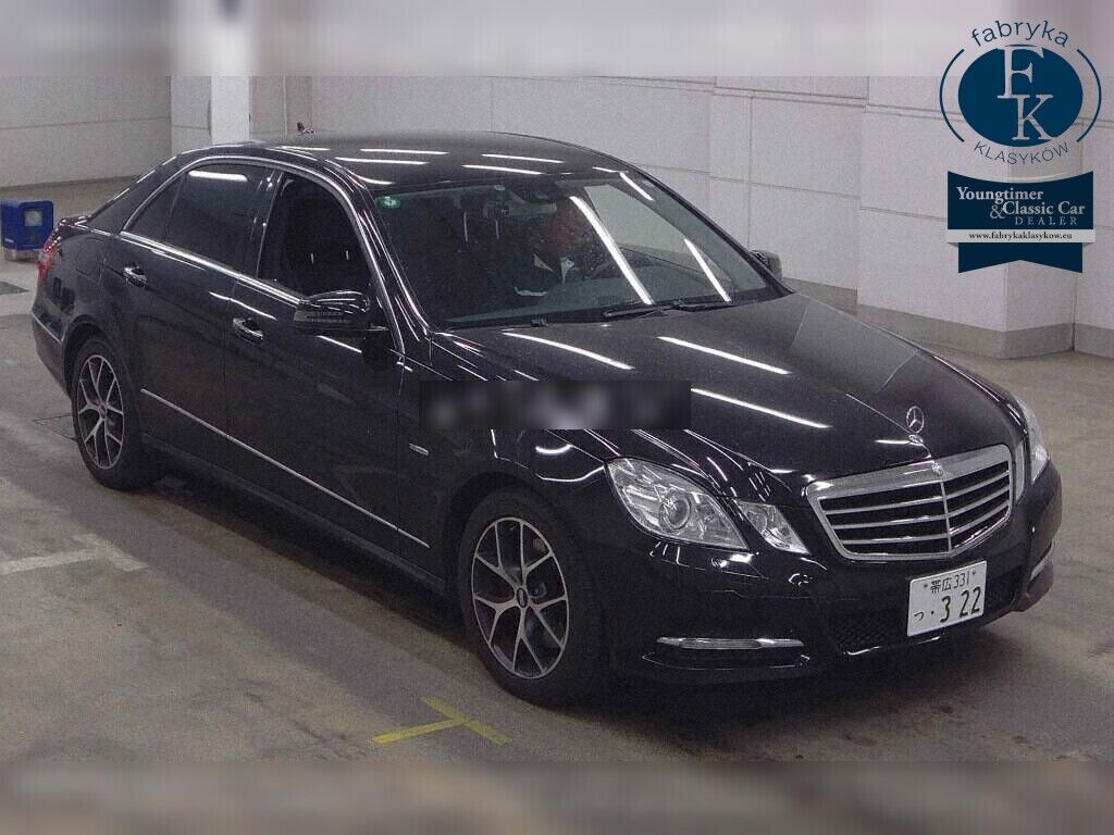MERCEDES BENZ E-CLASS 4D 4WD E300 4MATIC BLUEEFFICIENCY AVANTGARDE 2011 - zdjęcie 3