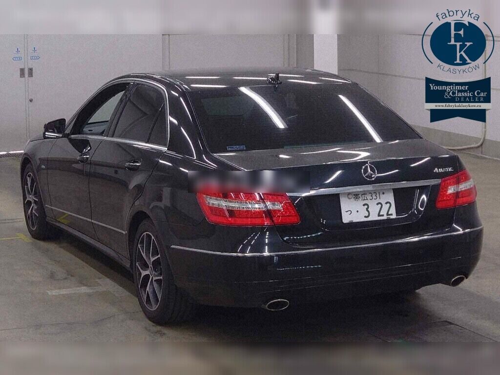 MERCEDES BENZ E-CLASS 4D 4WD E300 4MATIC BLUEEFFICIENCY AVANTGARDE 2011 - zdjęcie 4