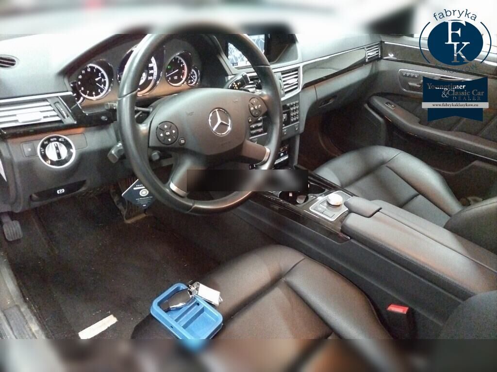 MERCEDES BENZ E-CLASS 4D 4WD E300 4MATIC BLUEEFFICIENCY AVANTGARDE 2011 - zdjęcie 5