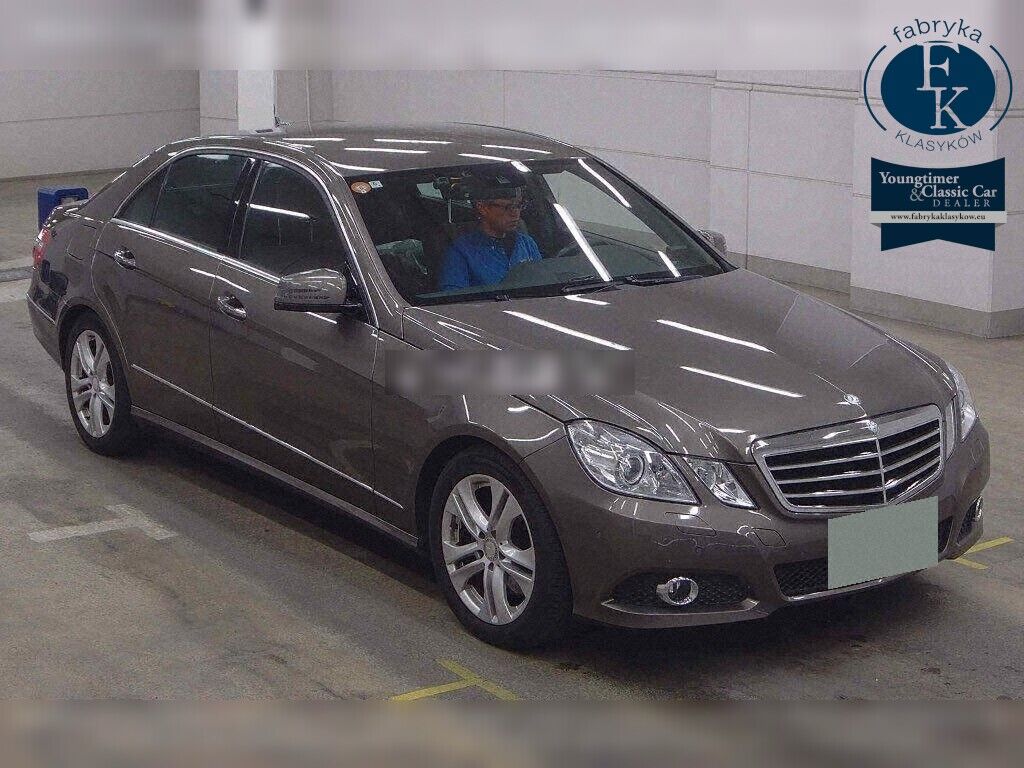 MERCEDES BENZ E-CLASS 4D 4WD E350 4MATIC AVANTGARDE 2010 - zdjęcie 3