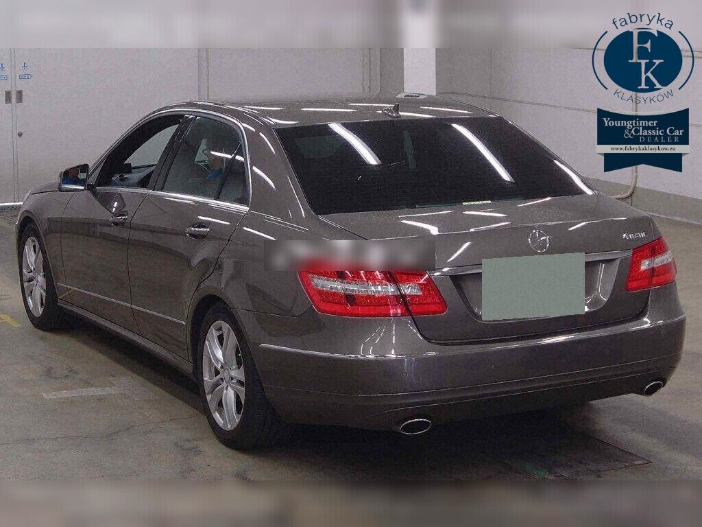 MERCEDES BENZ E-CLASS 4D 4WD E350 4MATIC AVANTGARDE 2010 - zdjęcie 4