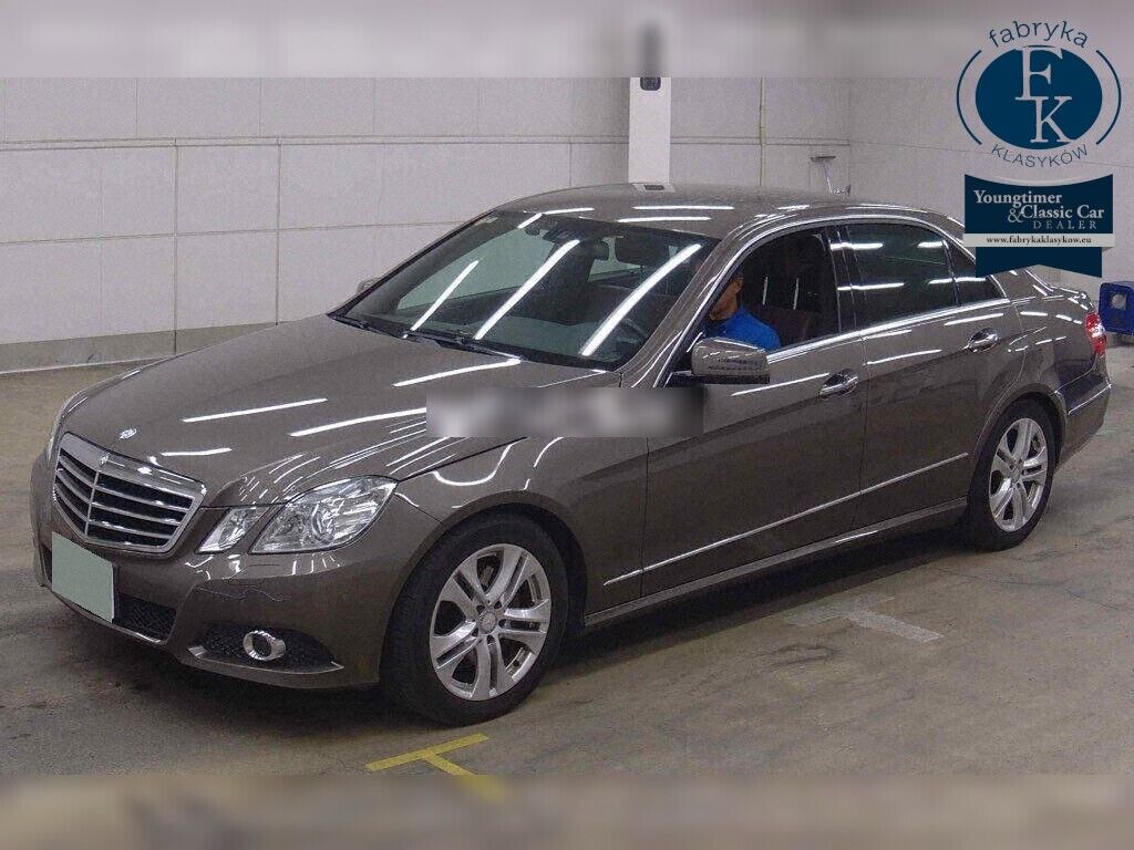 MERCEDES BENZ E-CLASS 4D 4WD E350 4MATIC AVANTGARDE 2010 - zdjęcie 6