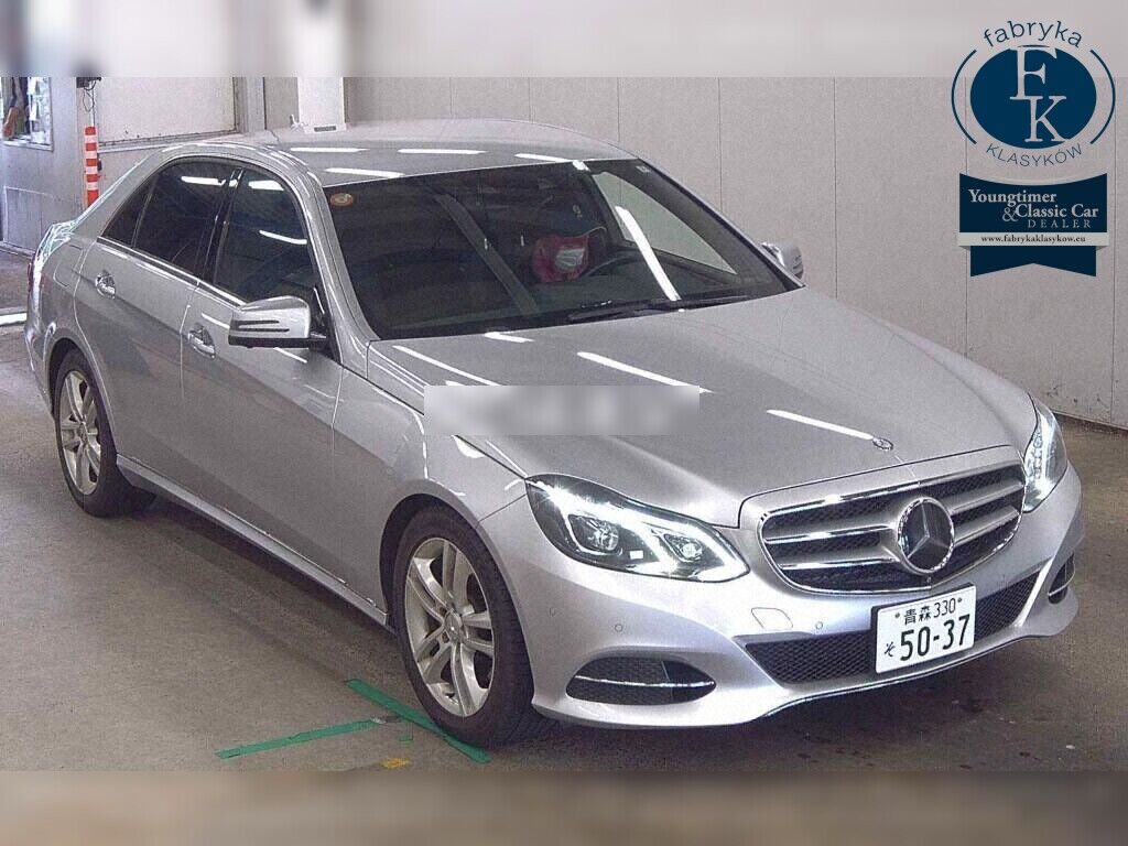 MERCEDES BENZ E-CLASS 4D 4WD E300 4MATIC AVANTGARDE 2016 - zdjęcie 3