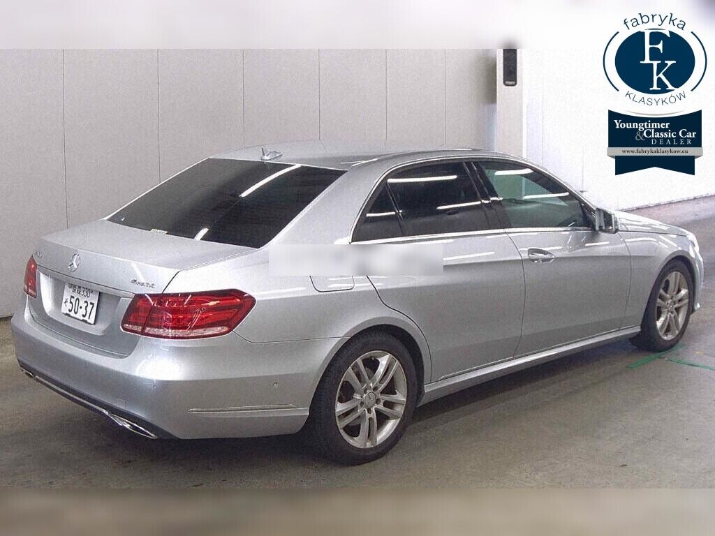 MERCEDES BENZ E-CLASS 4D 4WD E300 4MATIC AVANTGARDE 2016 - zdjęcie 7