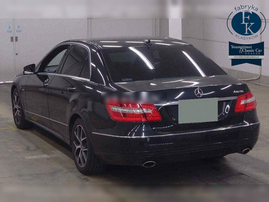MERCEDES BENZ E-CLASS 4D 4WD E300 4MATIC BLUEEFFICIENCY AVANTGARDE 2011 - zdjęcie 4