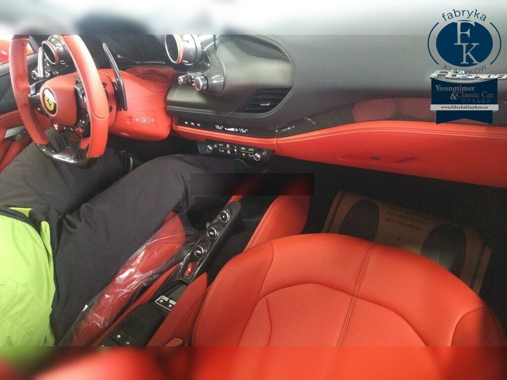 FERRARI F8 SPIDER BASE GRADE 2022 - zdjęcie 5