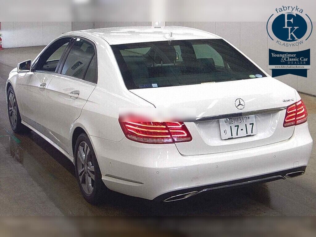 MERCEDES BENZ E-CLASS 4D 4WD E300 4MATIC AVANTGARDE 2014 - zdjęcie 4