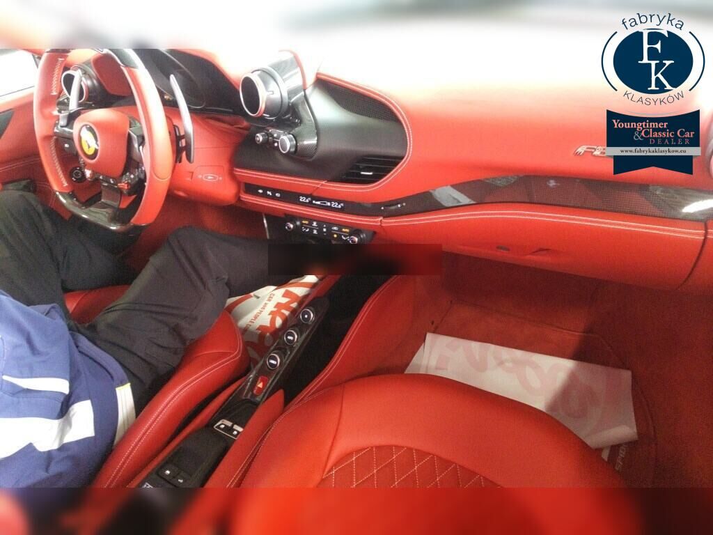 FERRARI F8 SPIDER BASE GRADE 2021 - zdjęcie 5
