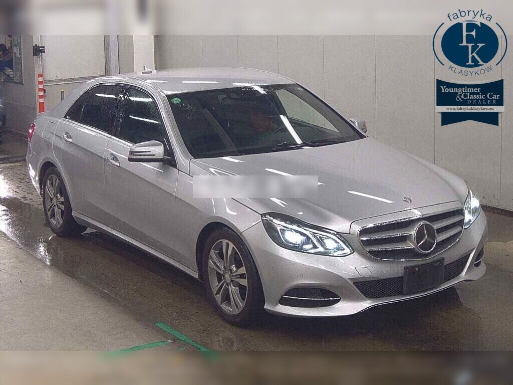 MERCEDES BENZ E-CLASS 4D 4WD E300 4MATIC AVANTGARDE 2013 - zdjęcie 3