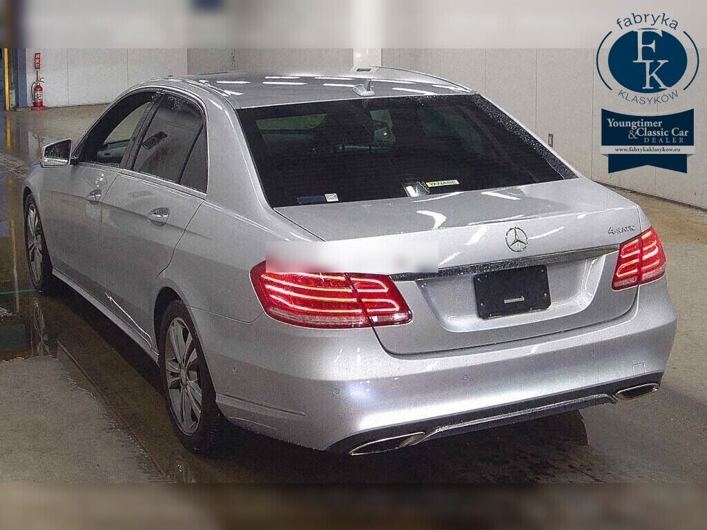 MERCEDES BENZ E-CLASS 4D 4WD E300 4MATIC AVANTGARDE 2013 - zdjęcie 4