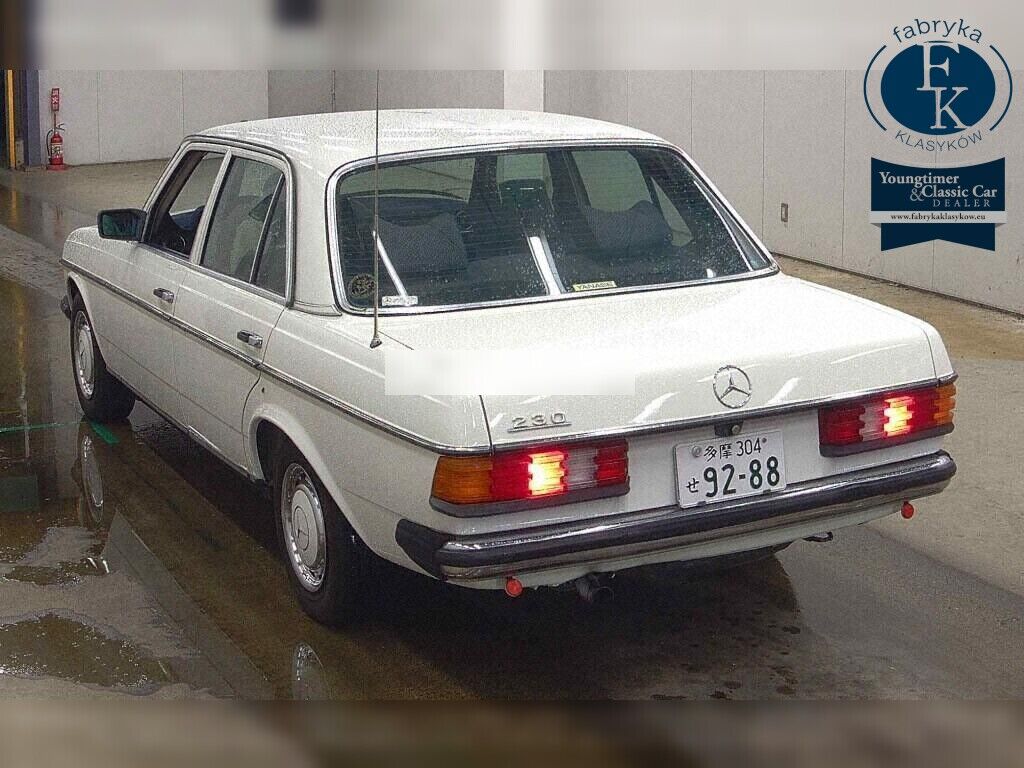 MERCEDES BENZ MEDIUM CLASS 4D 230 1979 - zdjęcie 4