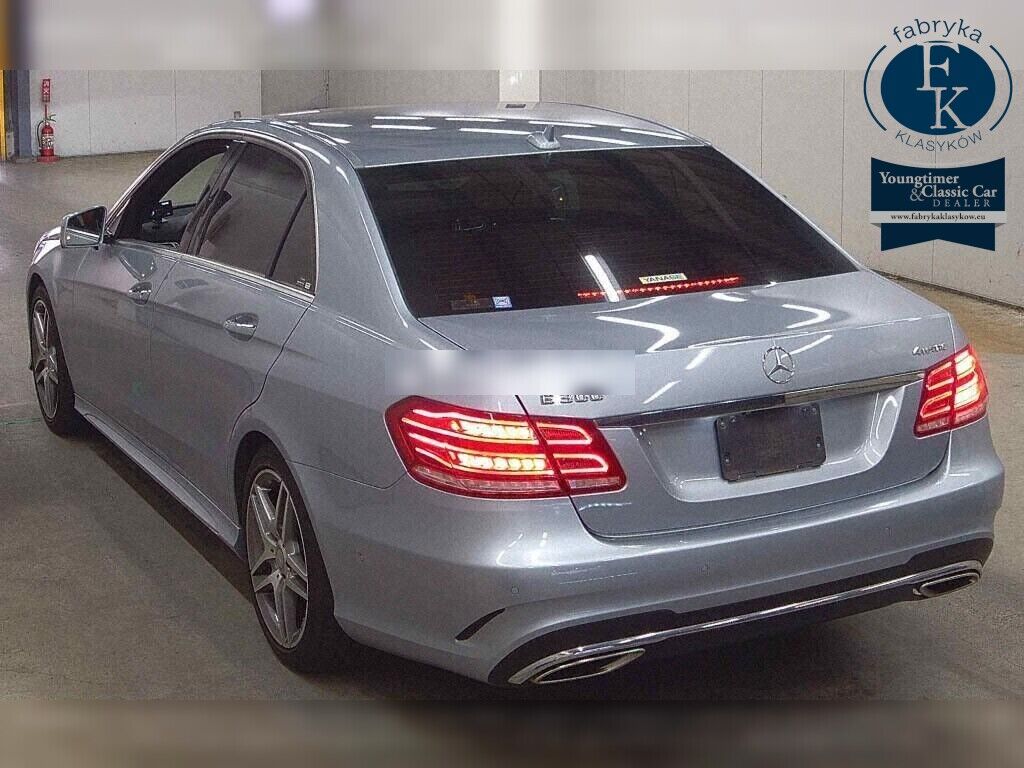 MERCEDES BENZ E-CLASS 4D 4WD E300 4MATIC AVANTGARDE AMG SPORTS P 2015 - zdjęcie 4