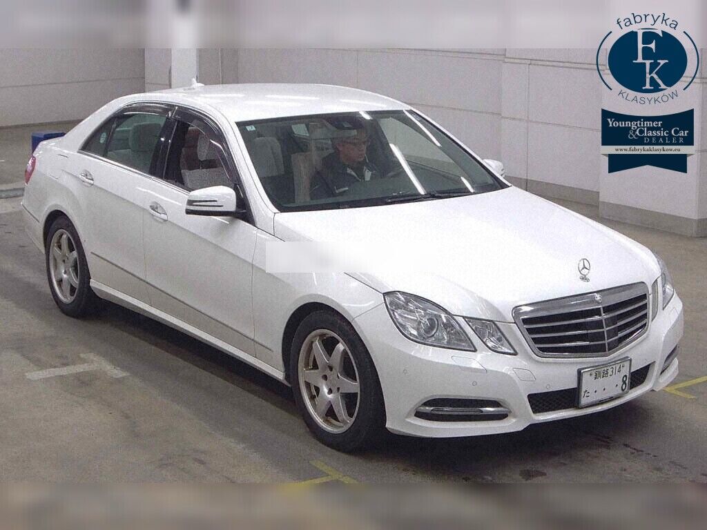 MERCEDES BENZ E-CLASS 4D 4WD E300 4MATIC BLUEEFFICIENCY AVANTGARDE 2013 - zdjęcie 3