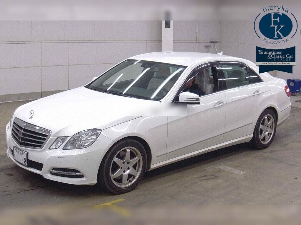MERCEDES BENZ E-CLASS 4D 4WD E300 4MATIC BLUEEFFICIENCY AVANTGARDE 2013 - zdjęcie 6