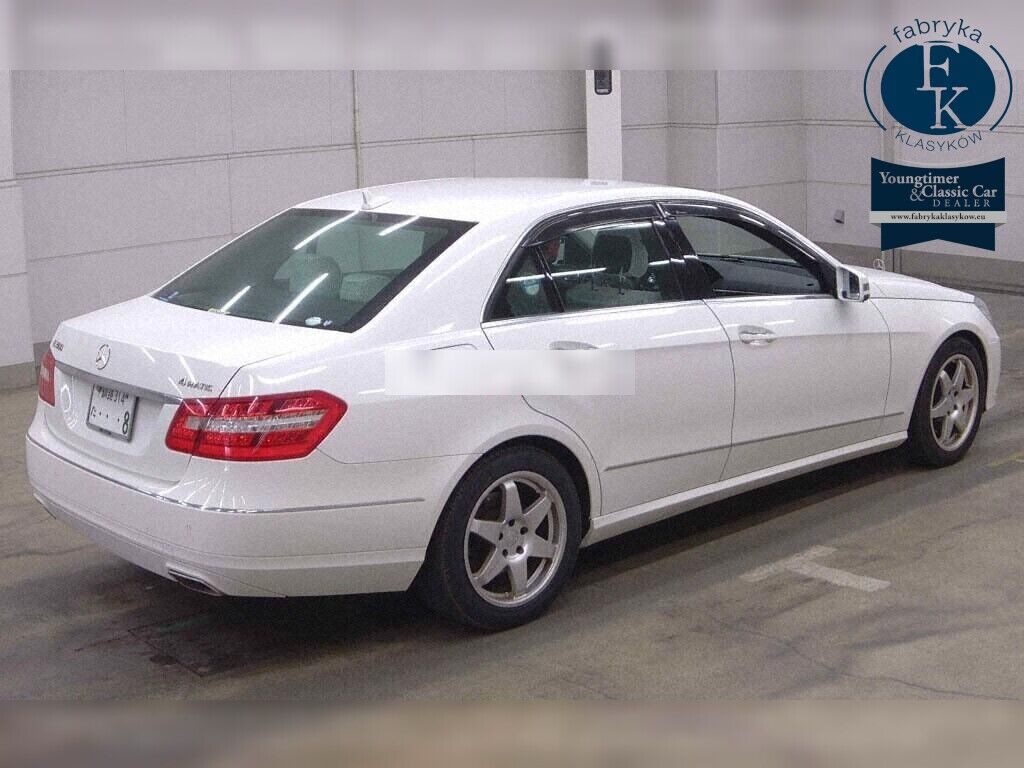 MERCEDES BENZ E-CLASS 4D 4WD E300 4MATIC BLUEEFFICIENCY AVANTGARDE 2013 - zdjęcie 7