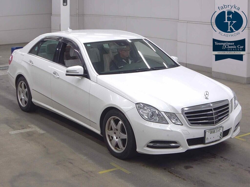 MERCEDES BENZ E-CLASS 4D 4WD E300 4MATIC BLUEEFFICIENCY AVANTGARDE 2013 - aukcja, lot 8012