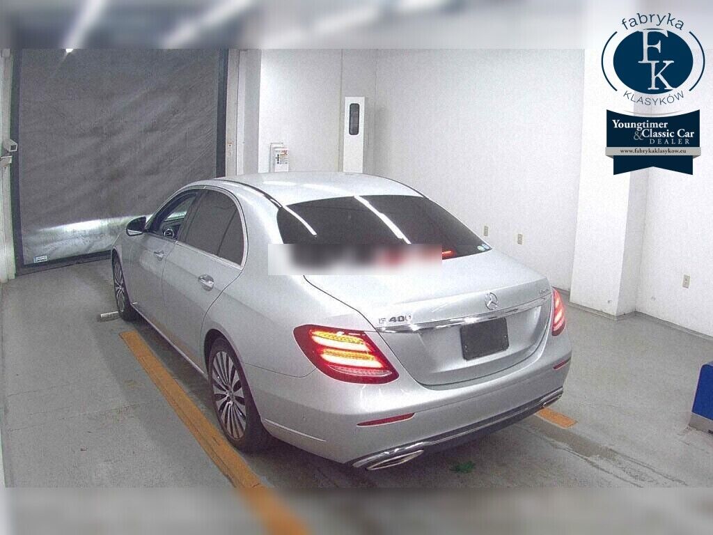 MERCEDES BENZ E-CLASS 4D 4WD E400 4MATIC EXCLUSIVE 2018 - zdjęcie 4