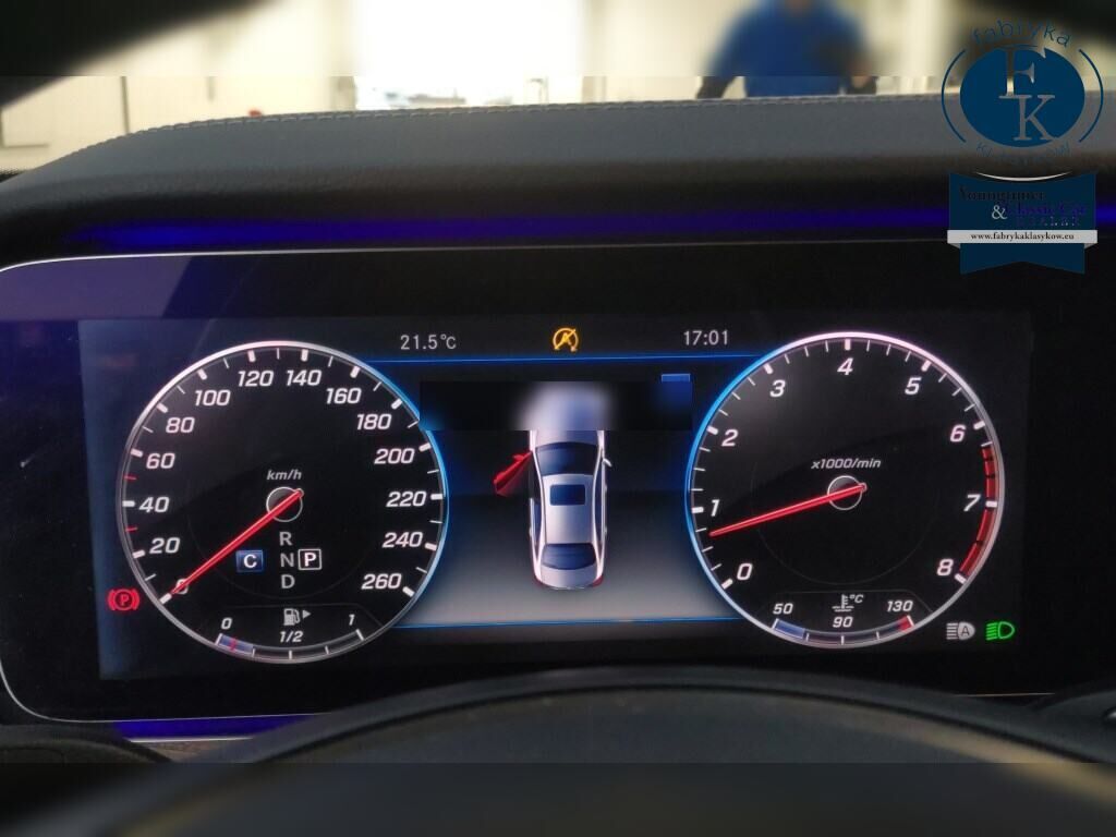 MERCEDES BENZ E-CLASS 4D 4WD E400 4MATIC EXCLUSIVE 2018 - zdjęcie 8