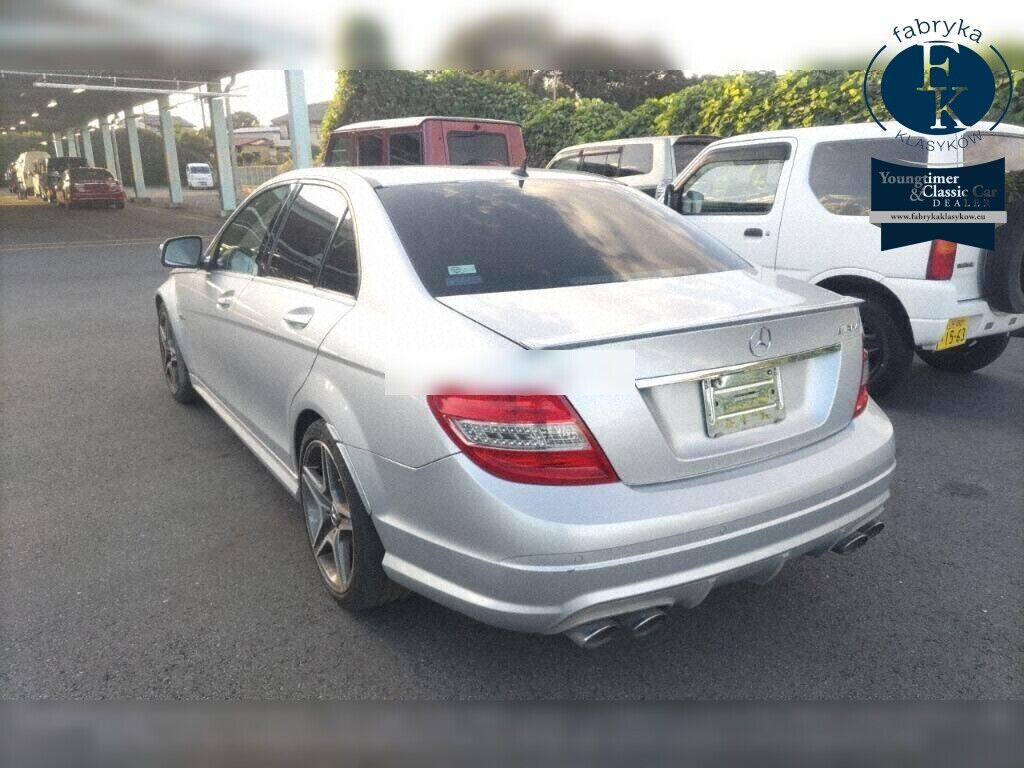 MERCEDES BENZ C-CLASS 4D C63 AMG 2009 - zdjęcie 4