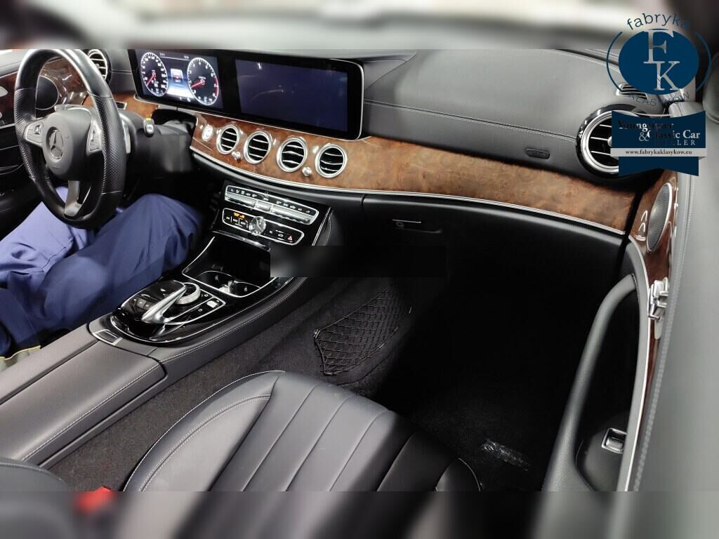 MERCEDES BENZ E-CLASS 4D 4WD E400 4MATIC EXCLUSIVE 2017 - zdjęcie 5