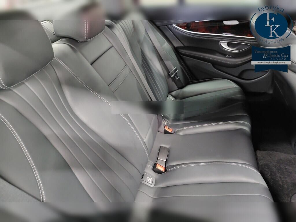 MERCEDES BENZ E-CLASS 4D 4WD E400 4MATIC EXCLUSIVE 2017 - zdjęcie 8