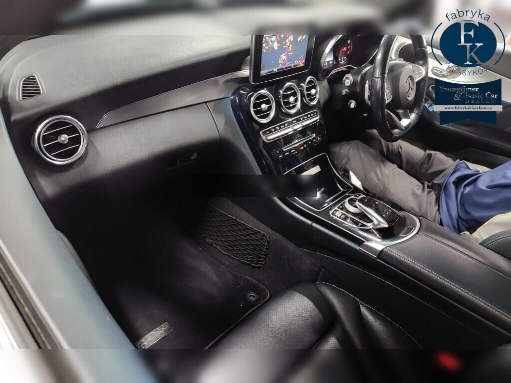 MERCEDES BENZ C-CLASS STATIONWAGON C180 STATIONWAGON LAUREUS EDITION 2017 - zdjęcie 5