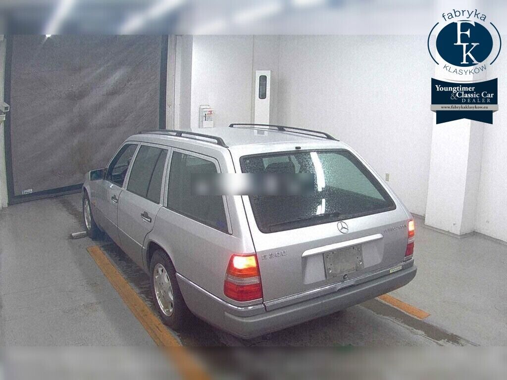MERCEDES BENZ E-CLASS STATIONWAGON E300 TURBO D STATIONWAGON 1994 - zdjęcie 4