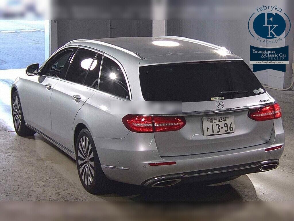 MERCEDES BENZ E-CLASS STATIONWAGON 4WD E400 4MATIC STATIONWAGON EXCLUSIVE 2018 - zdjęcie 4