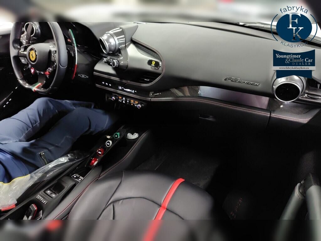 FERRARI F8 SPIDER BASE GRADE 2021 - zdjęcie 5