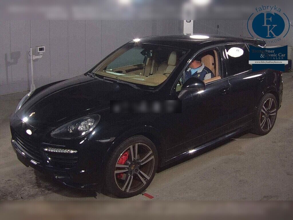 PORSCHE CAYENNE 4WD GTS 2013 - zdjęcie 6