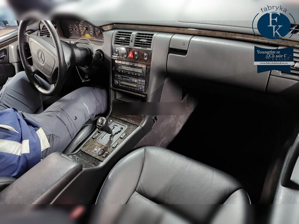 MERCEDES BENZ E-CLASS 4D E400 AVANTGARDE 1997 - zdjęcie 5