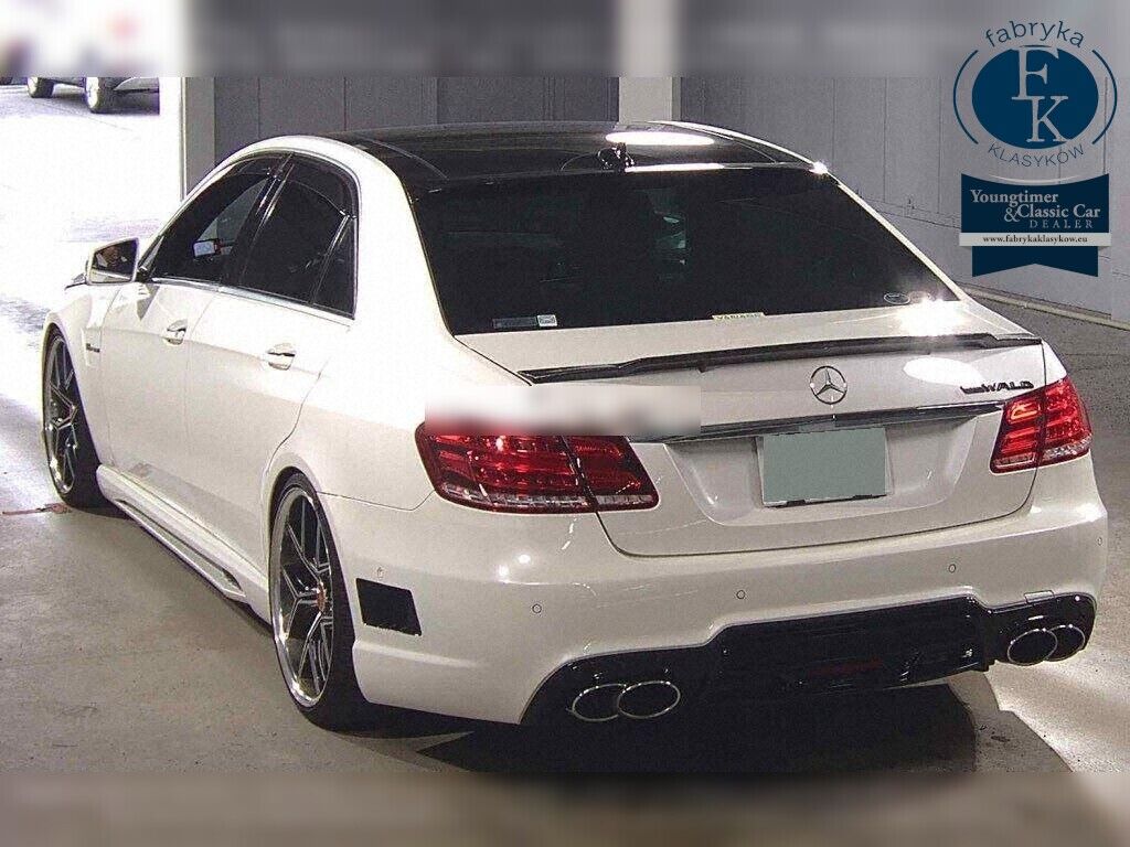 MERCEDES BENZ E-CLASS 4D 4WD E300 4MATIC AVANTGARDE AMG SPORTS P 2014 - zdjęcie 4