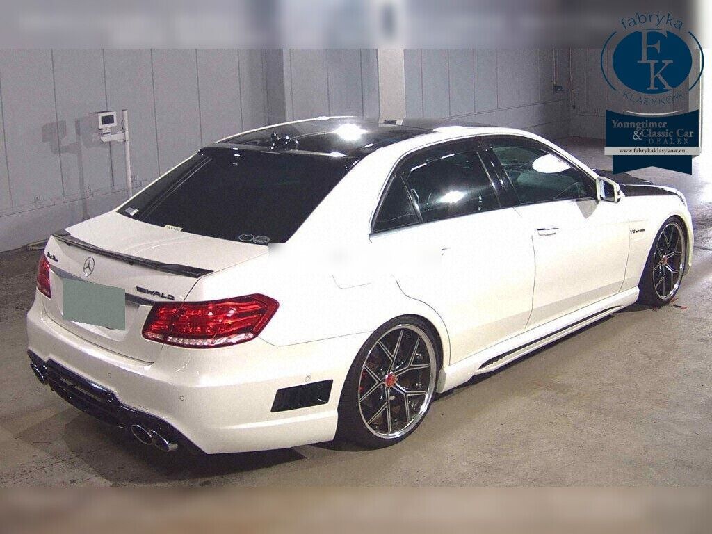 MERCEDES BENZ E-CLASS 4D 4WD E300 4MATIC AVANTGARDE AMG SPORTS P 2014 - zdjęcie 7