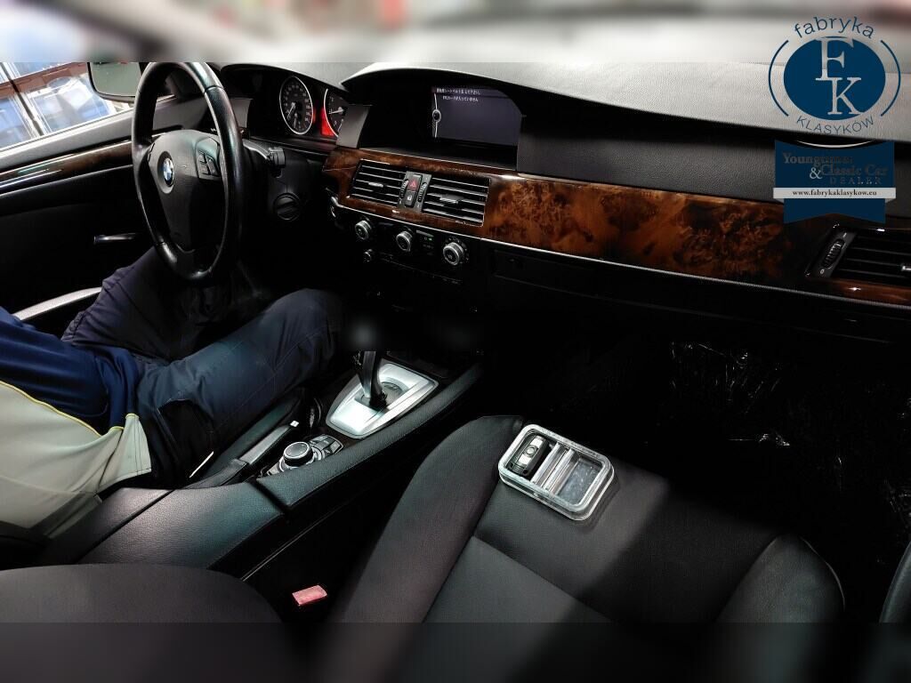 BMW 5 SERIES 4D 525I 2010 - zdjęcie 5