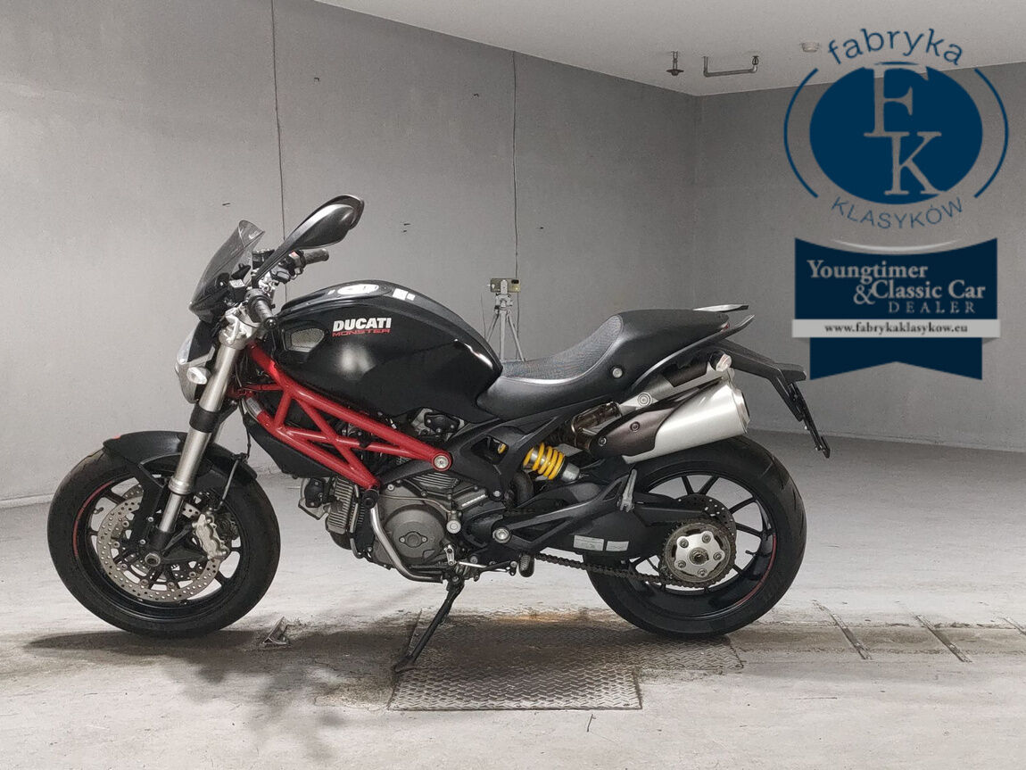 DUCATI MONSTAR 796