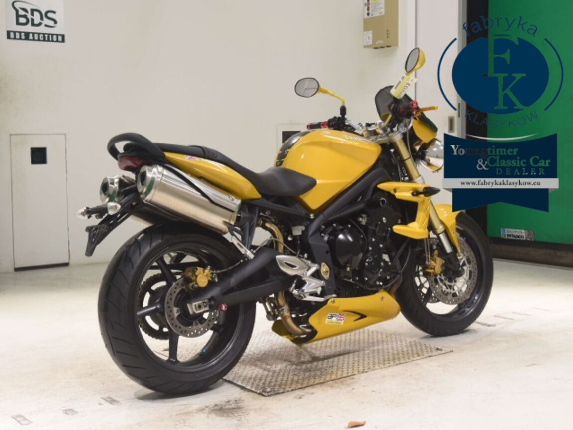 TRIUMPH STREET TRIPLE 2011 - zdjęcie 6