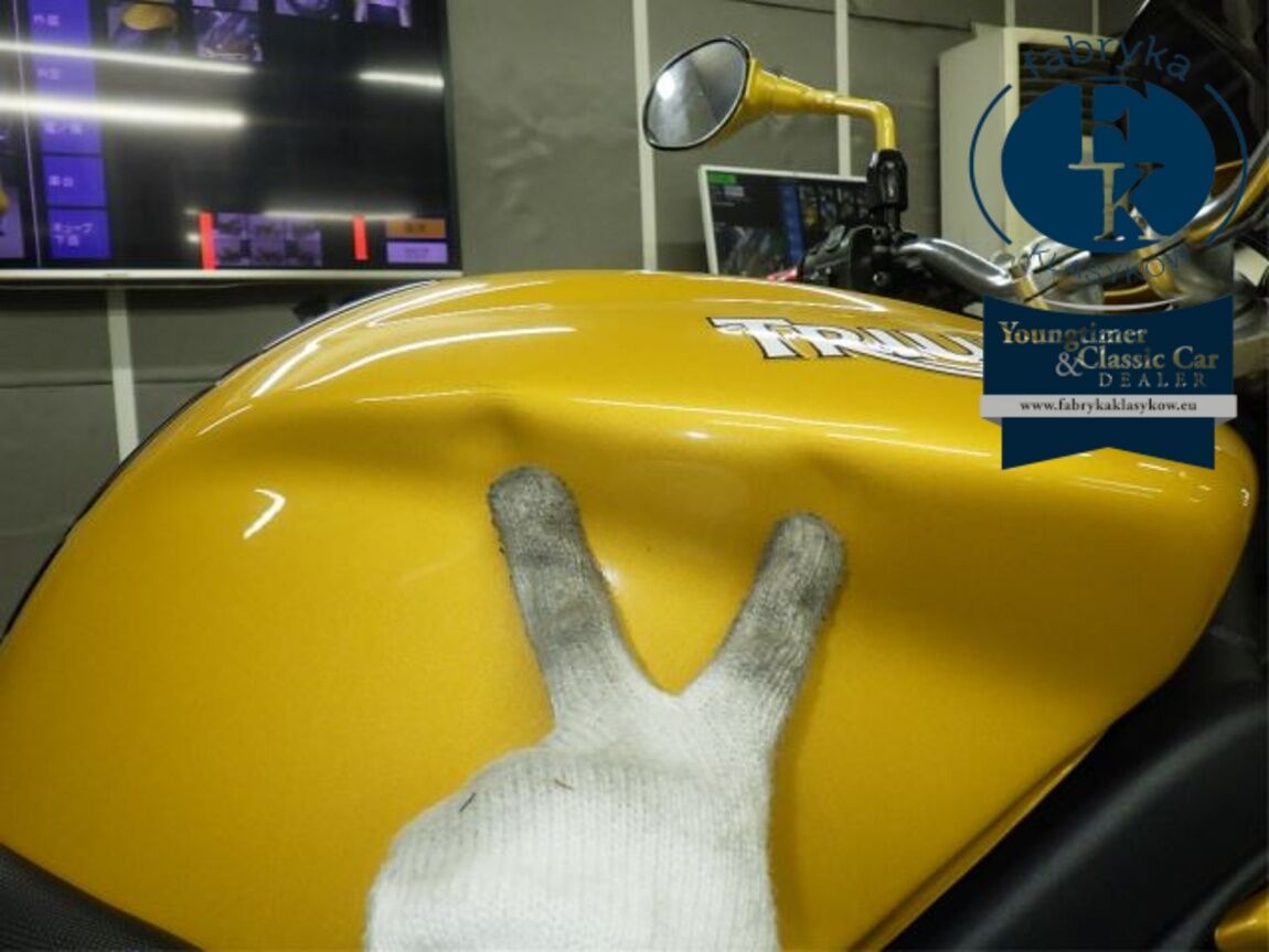 TRIUMPH STREET TRIPLE 2011 - zdjęcie 19