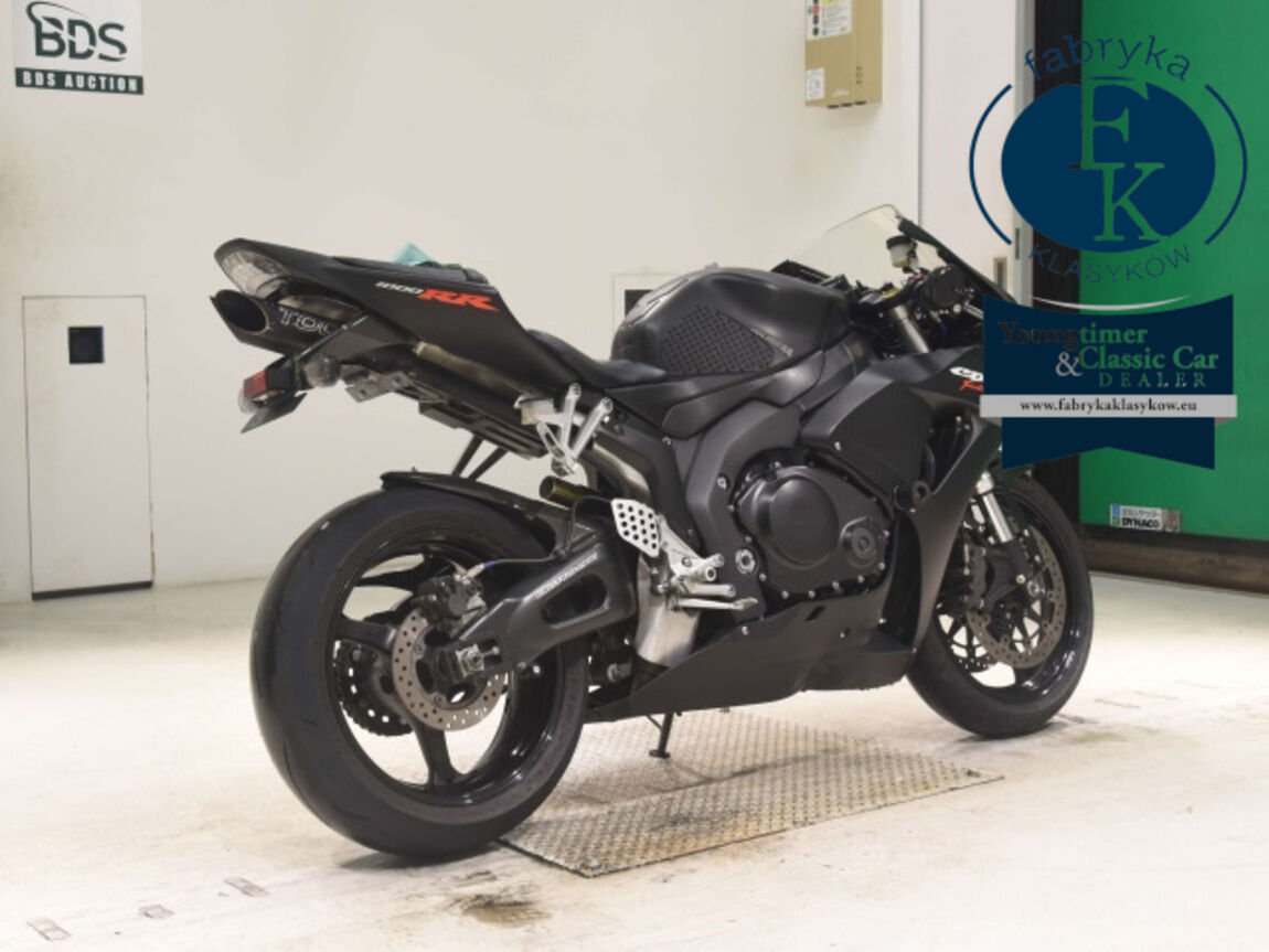 HONDA CBR1000RR 2007 - zdjęcie 6